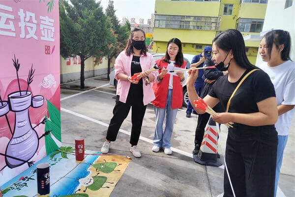 别样端午节！榆阳区金华路社区上演投壶、射五毒、钓粽子、包香囊