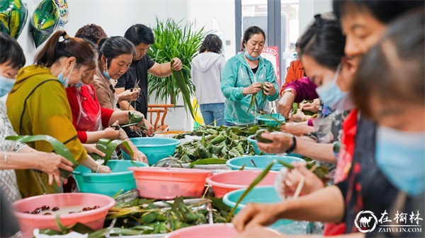 榆阳区阳光城社区联合市委宣传部举办“党建共联迎端午 邻里和谐‘粽’是情”端午主题活动