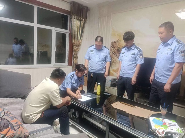 靖边县公安局开展第八次夏夜治安巡查宣防集中统一行动