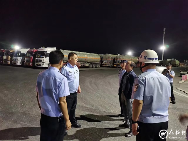 靖边县公安局开展第八次夏夜治安巡查宣防集中统一行动