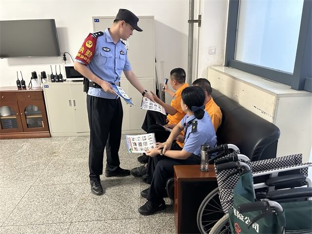 延安站派出所：点亮夏夜“平安灯”当好旅客“守夜人”