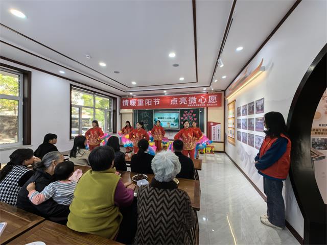 鼓楼街道办普惠泉社区：情暖重阳节 点亮微心愿