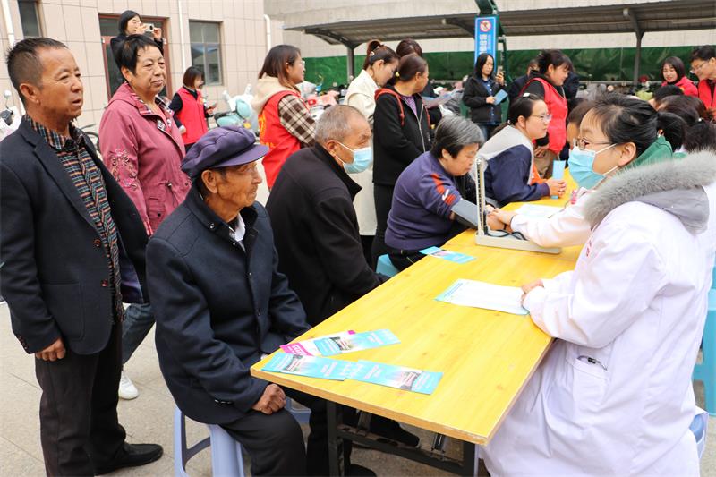 金沙路街道福利路社区:健康进社区 义诊暖人心 金沙路街道福利路社区:健康进社区 义诊暖人心
