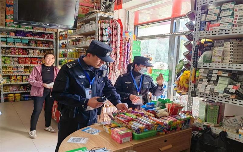 联合执法聚合力  校园守护不缺位——靖边巡警大队各警务工作站联合市场监督管理局、城市执法大队开展安全检查