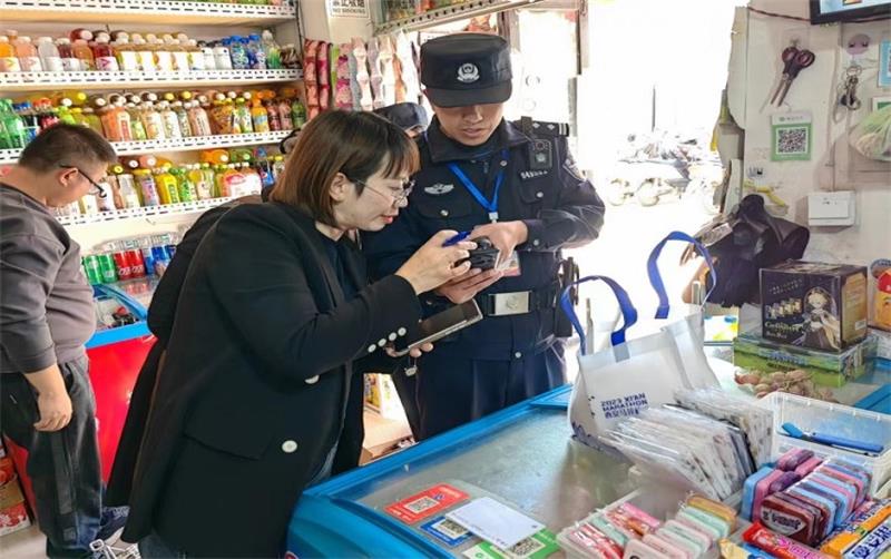 联合执法聚合力  校园守护不缺位——靖边巡警大队各警务工作站联合市场监督管理局、城市执法大队开展安全检查