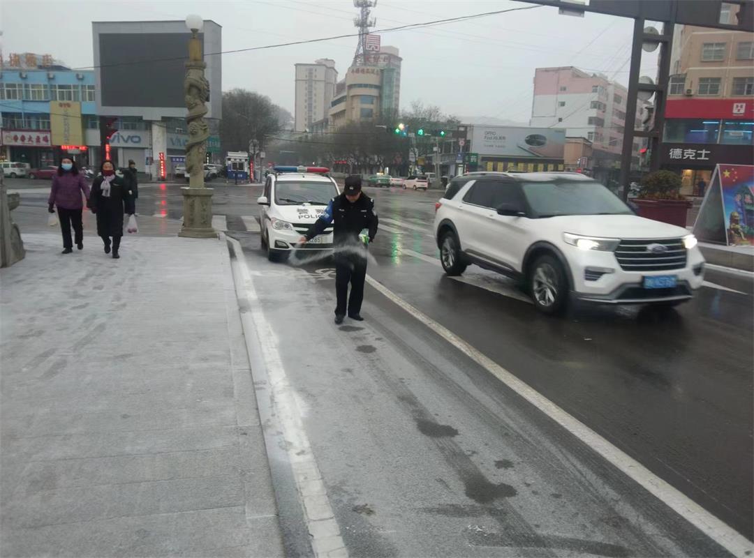 绥德公安：雪“警”常在 温暖守护