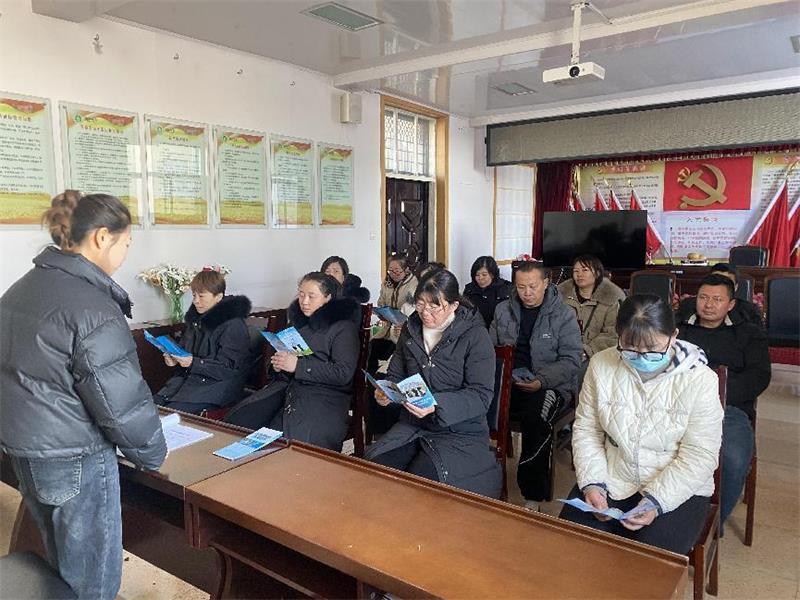 榆阳区鼓楼街道红文昌楼社区开展就业创业惠民政策宣传活动