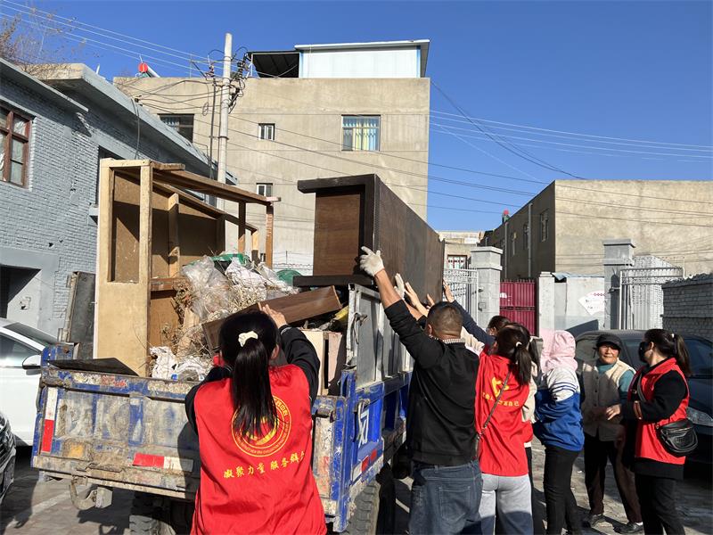 榆阳区鼓楼街道鸳鸯湖社区：“三学课堂”促进主题教育走深走实