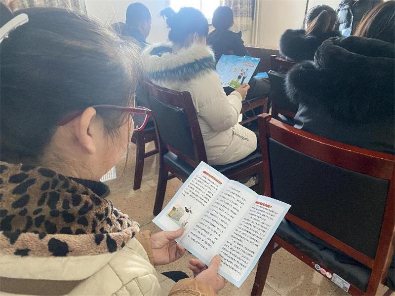 榆阳区鼓楼街道红文昌楼社区开展就业创业惠民政策宣传活动