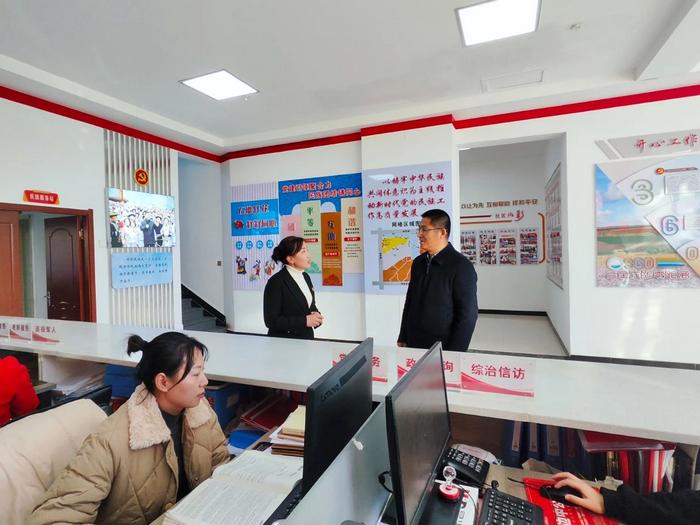 姬世平调研社区治理、乡村振兴等工作