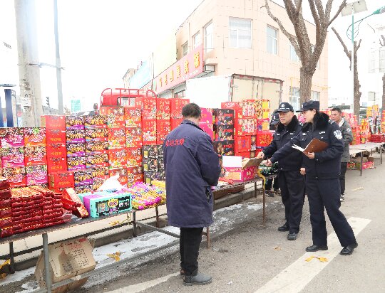 靖边公安： 用心用情守护好浓浓年味