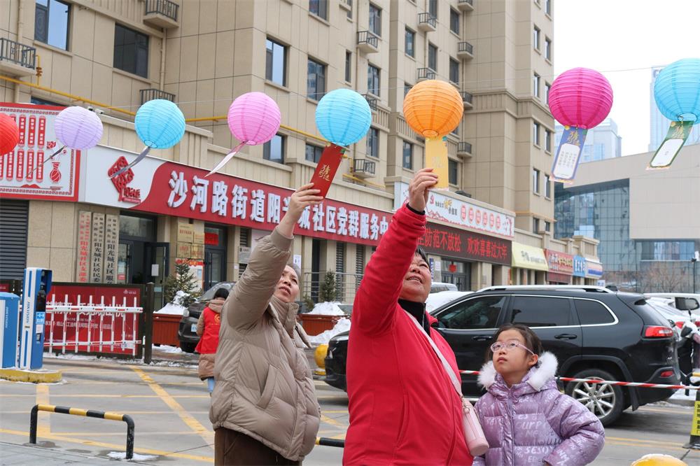 沙河路街道阳光城社区成功举办“大美榆阳 陕北之窗过大年系列活动之萌龙驾到闹元宵”活动