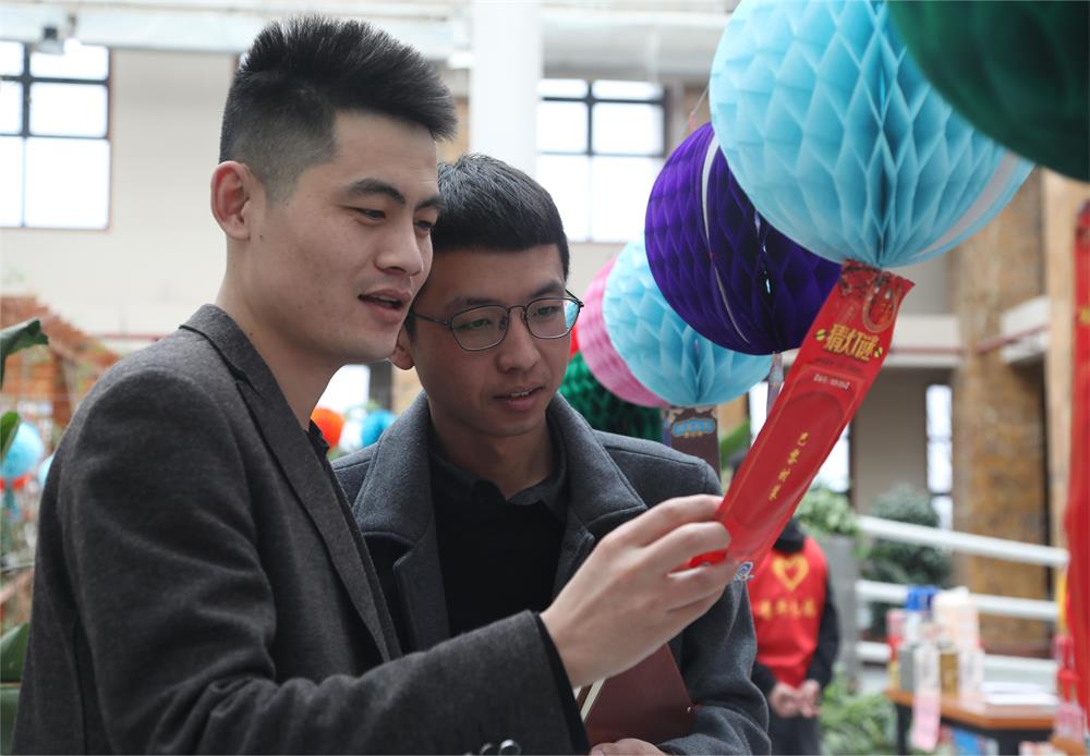 中能“灯谜”主题餐厅，溢出别样的诗情画意