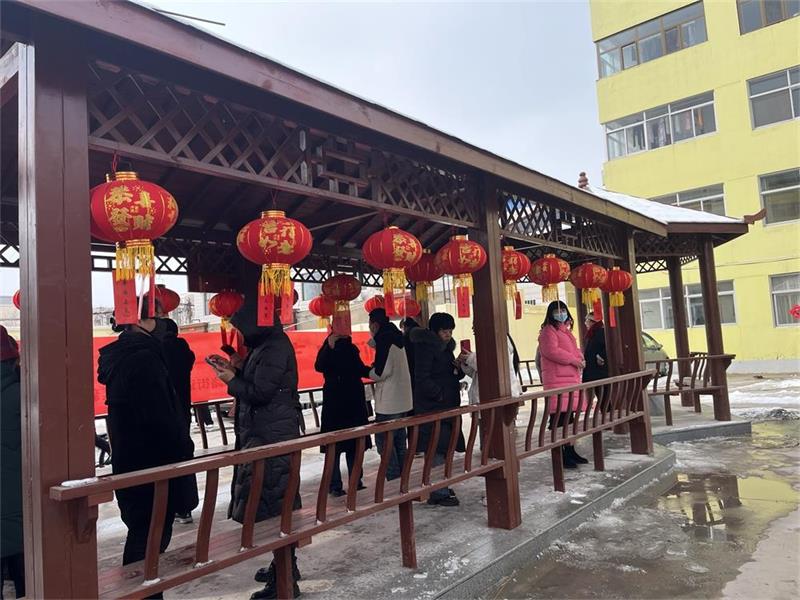 榆阳区驼峰办金华路社区开展元宵节活动 共度美好佳节