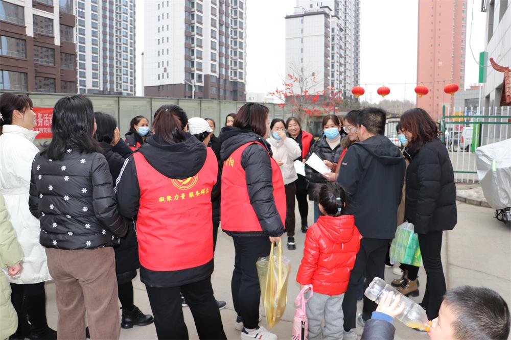 金沙路街道福利路社区开展“奋进新征程，践行新精神”学雷锋志愿服务活动