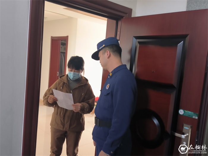 鼓楼街道环城北路社区：清理楼道“一小步”，安全文明“一大步”