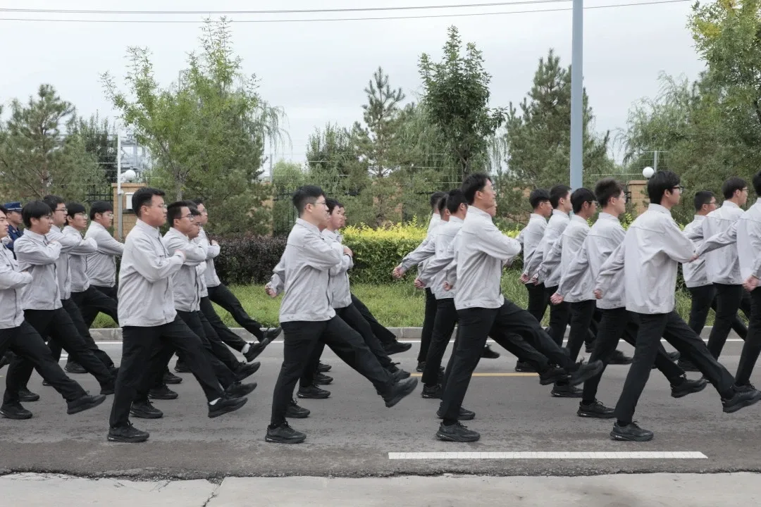 军训砺志强作风 严纪修身树新风