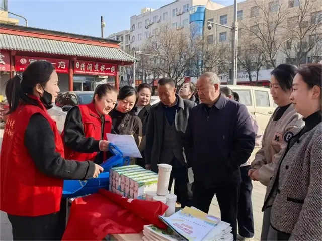 鼓楼街道鸳鸯湖社区开展“反对浪费 崇尚节约”主题宣传活动现场