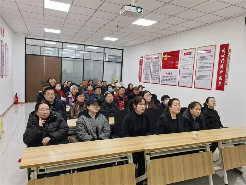 榆林市司法局的授课老师普法宣讲现场