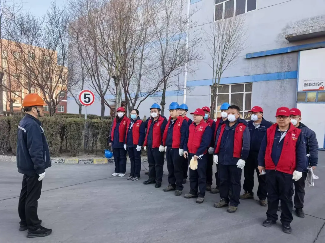 陕西有色榆林新材料集团铝业分公司各车间开展学雷锋系列活动