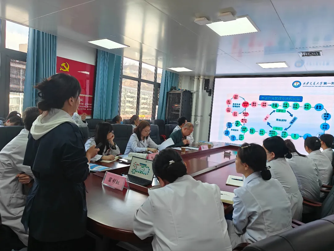 4月1日，榆林市临床用血质控中心专家霍彩虹、陈永胜、周万富一行莅临我院，开展临床用血专项督导帮扶工作。