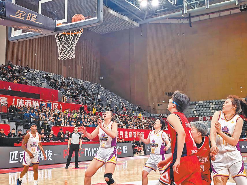 图为双方比赛现场。 钟文玲摄