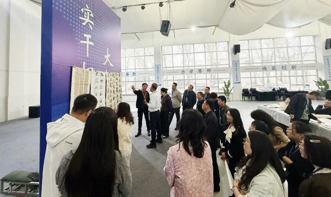 特邀书法名家周建旭授课