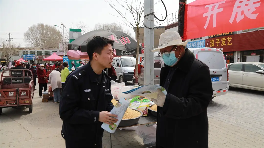 土话宣讲接地气,集市普法“冒热气”