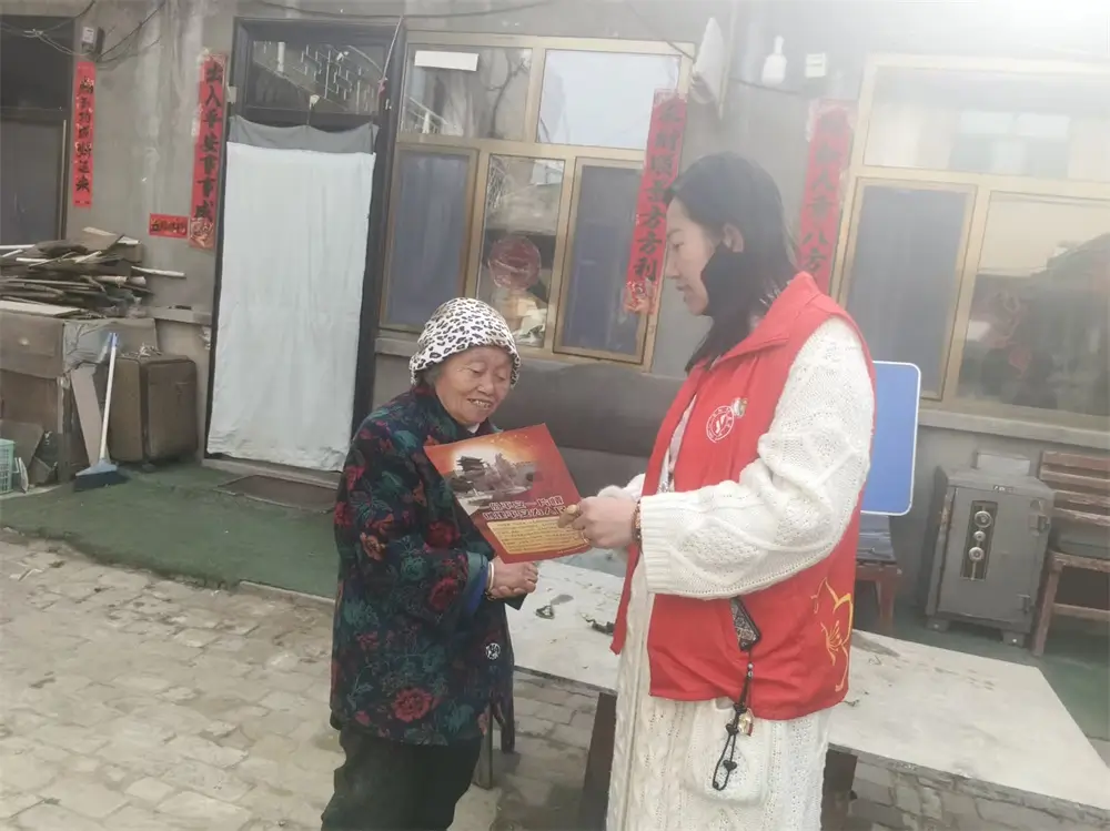 向特殊困难群体、辖区商铺、沿街门店经营者开展一对一讲解