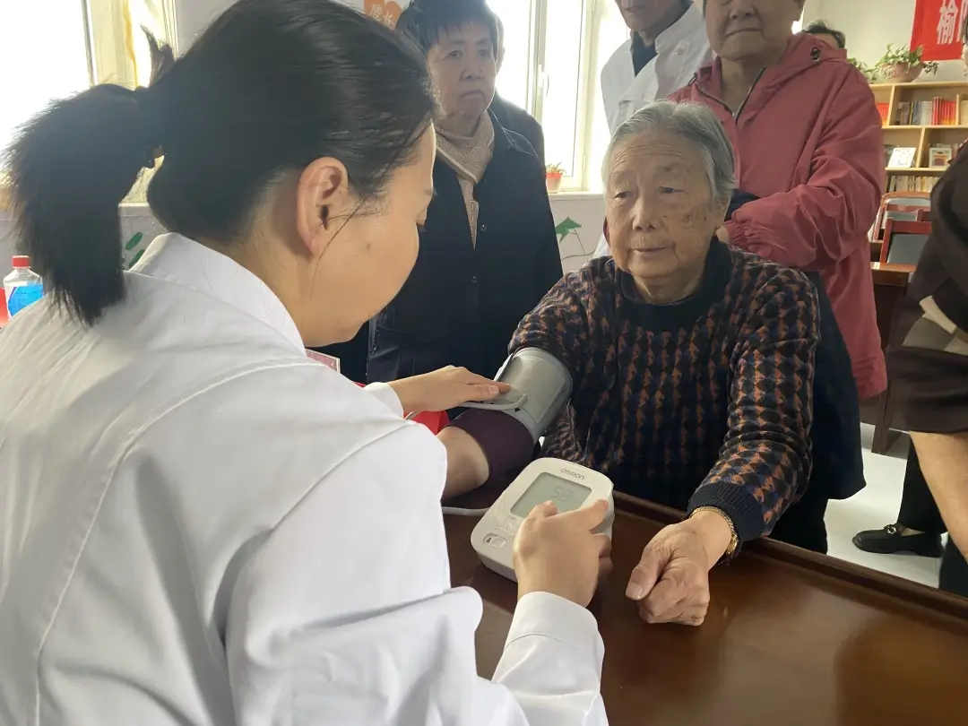 免费义诊暖人心 守护健康伴您行