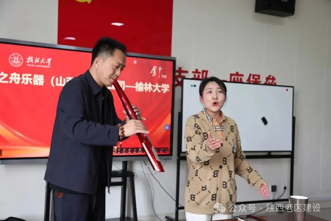 罗小东现场倾情演奏