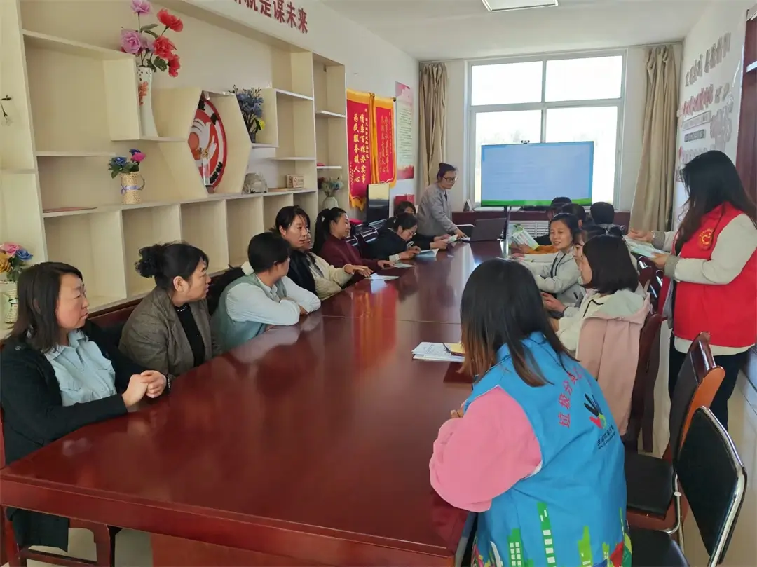 倡导绿色生活新时尚，垃圾分类体验官