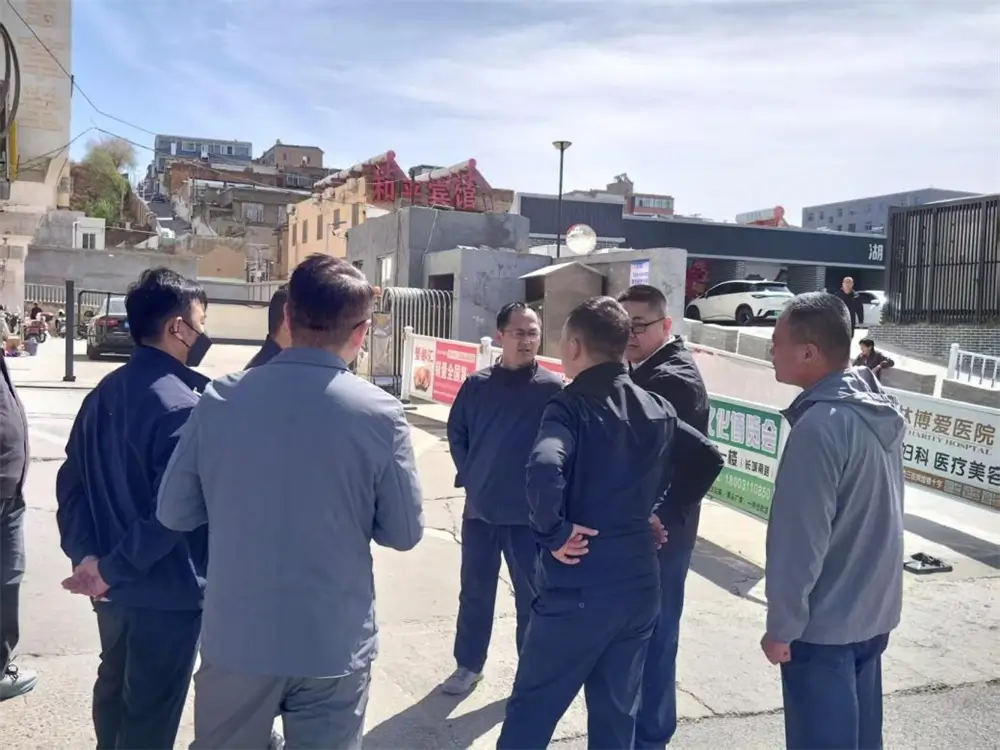 榆阳区鼓楼街道鸳鸯湖社区积极推进老旧小区专业化物业管理全覆盖工作。