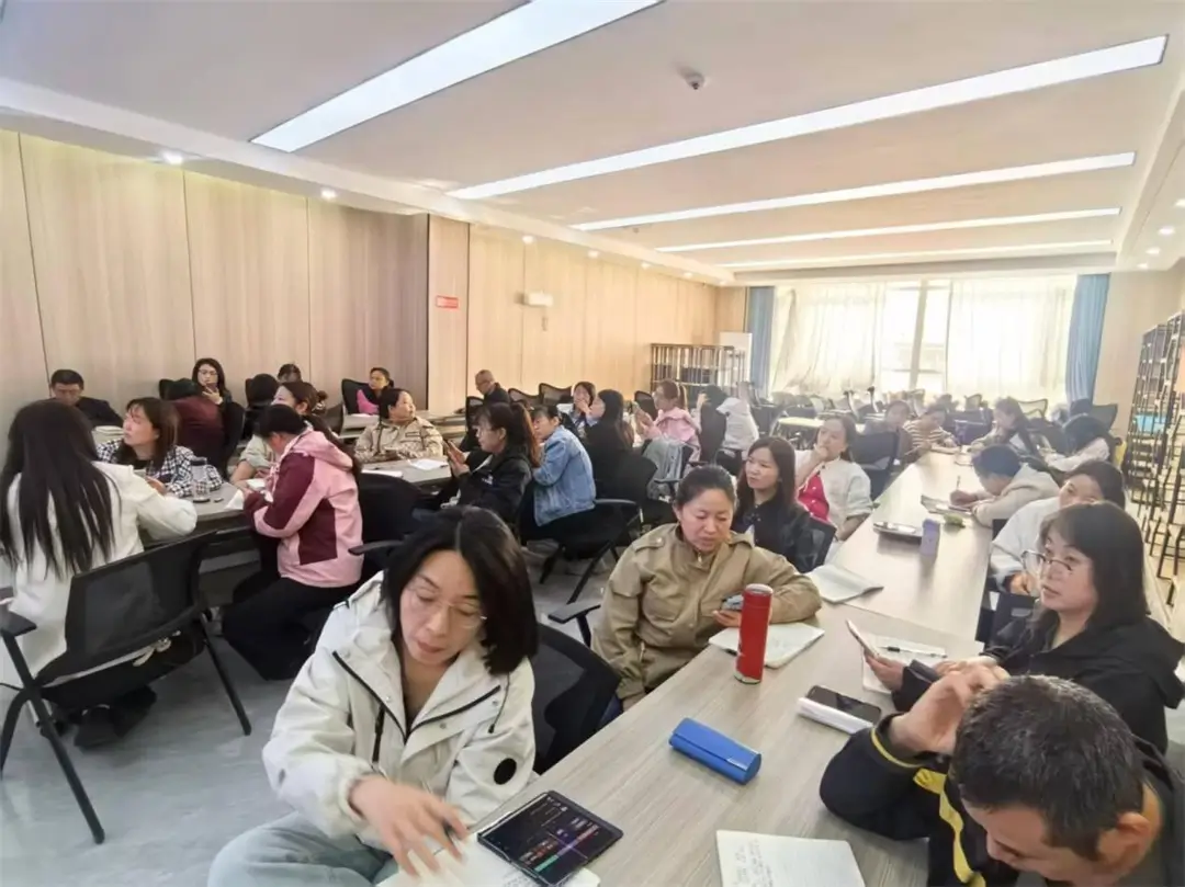 电商培训面向辖区在家待业人员、宝妈、中老年居民、有志创业青年等群体量身开设