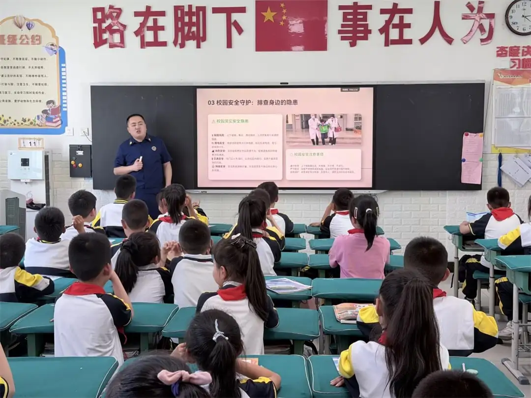 榆阳区明珠路街道建业路社区开展防灾减灾进校园安全宣讲活动