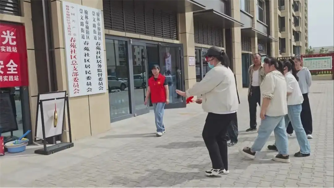 5月13日,榆阳区崇文路街道春苑社区开展“燃动社区活力 畅享趣味时光”主题活动。
