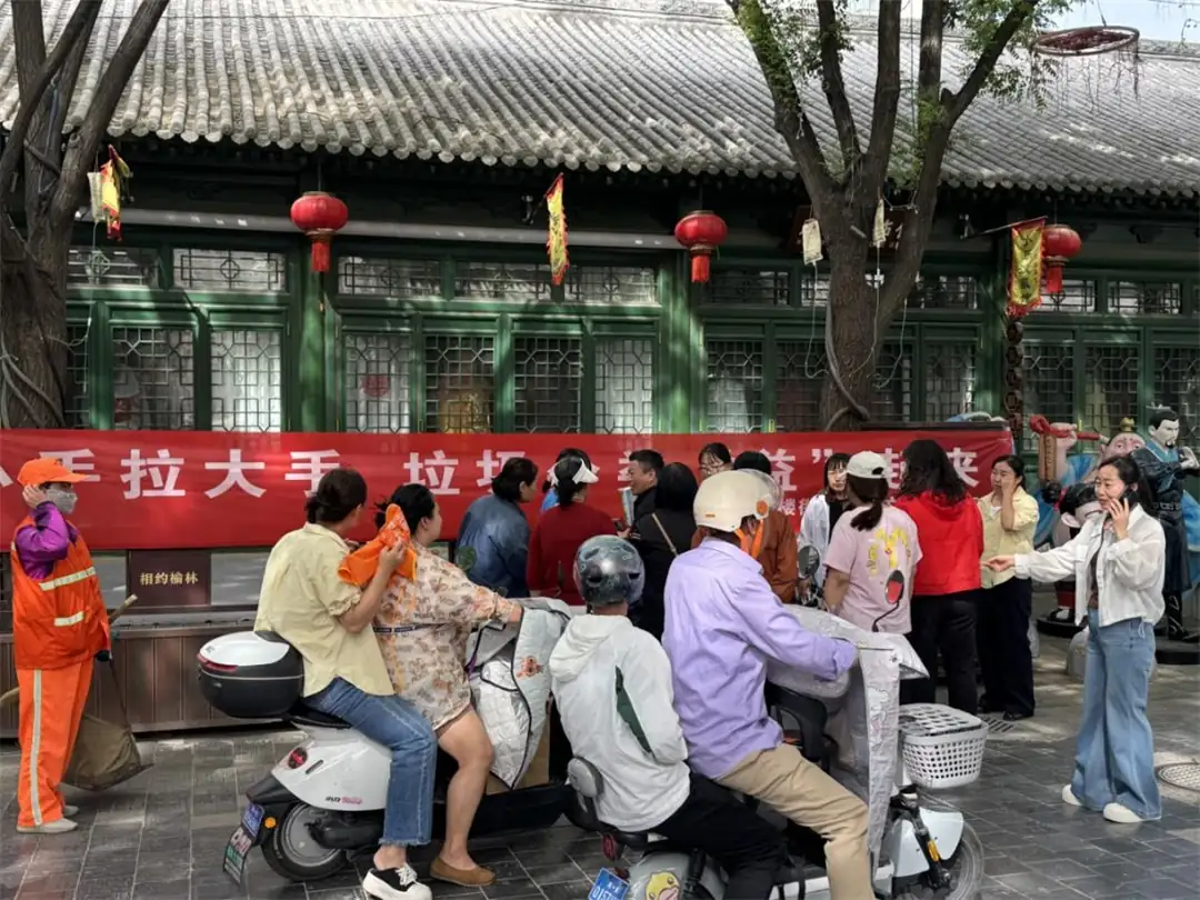 榆阳区鼓楼街道红文昌楼社区开展“小手拉大手 垃圾分类益起来”主题宣传活动