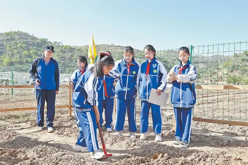 图为研学实践活动现场。张建雄摄