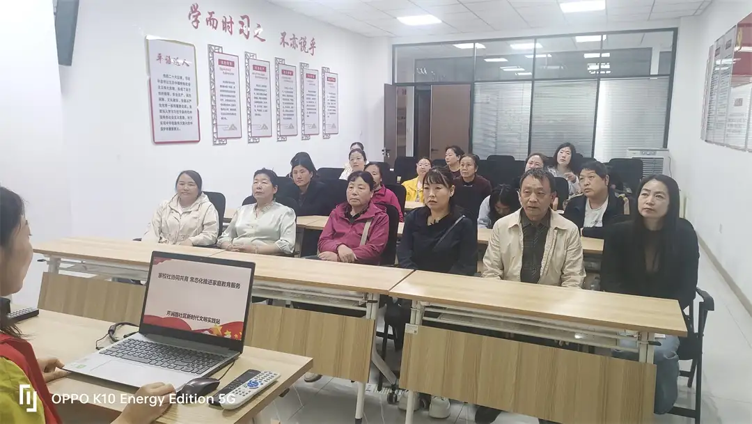 活动鼓励青少年树立多元成才理念