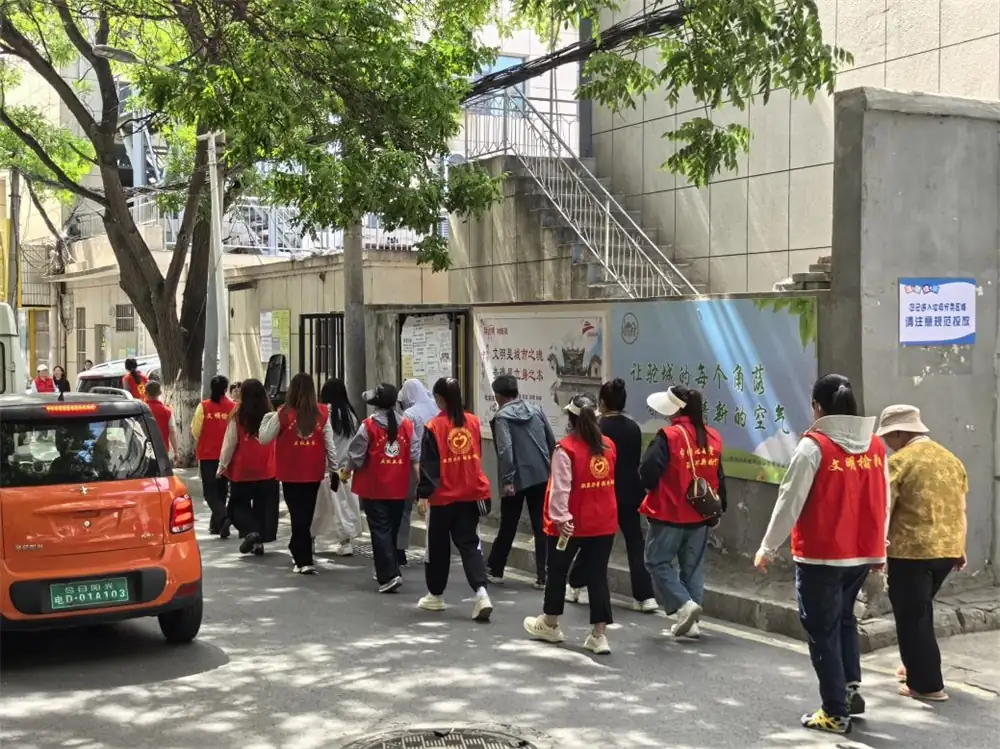 居民实地熟悉防汛撤离路线