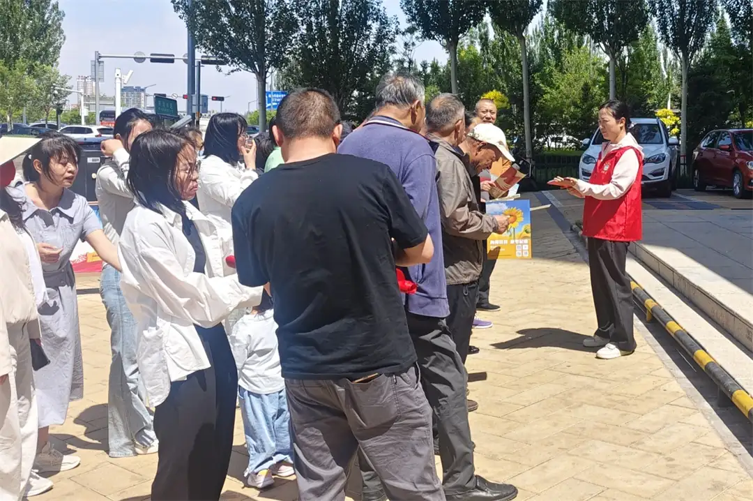 5月20日，榆阳区崇文路街道迎滨路社区开展“播种绿色未来 共建生态环境”主题宣传活动。