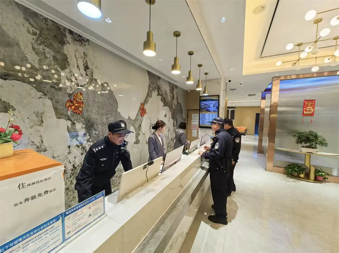 东郊派出所累计检查各类重点场所181家次,登记流动人口1200余人