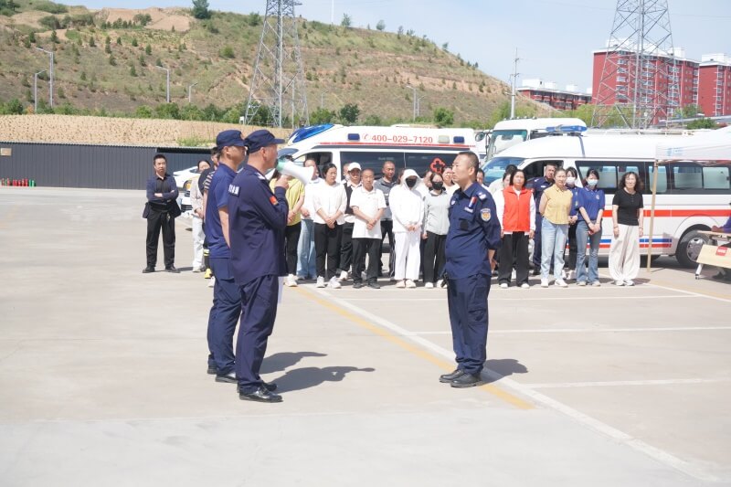 6月5日，榆阳区葡萄园社区联合多单位开展防汛应急演练。