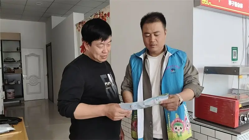 向居民普及垃圾分类分类标准