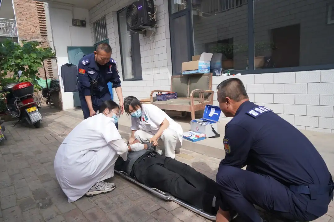 模拟医疗救护
