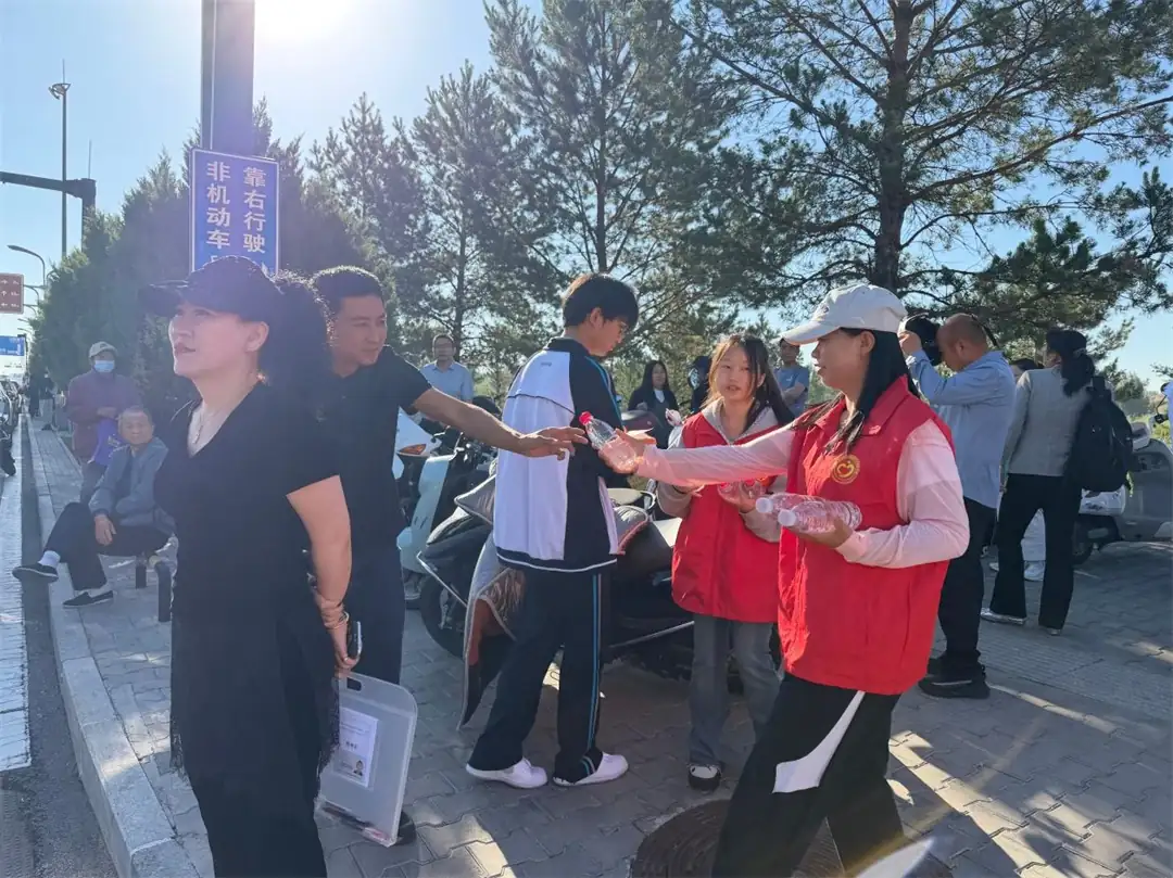 为高考护航 为青春喝彩
