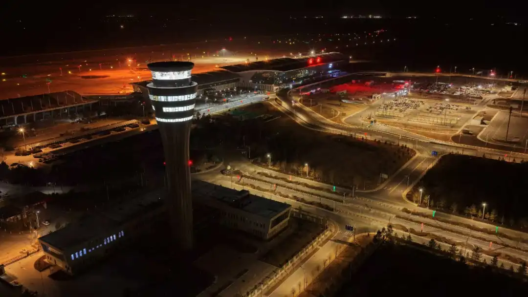 榆林榆阳机场二期扩建航站楼北指廊等工程空管工程于2023年11月正式开工,2025年8月全面完工。