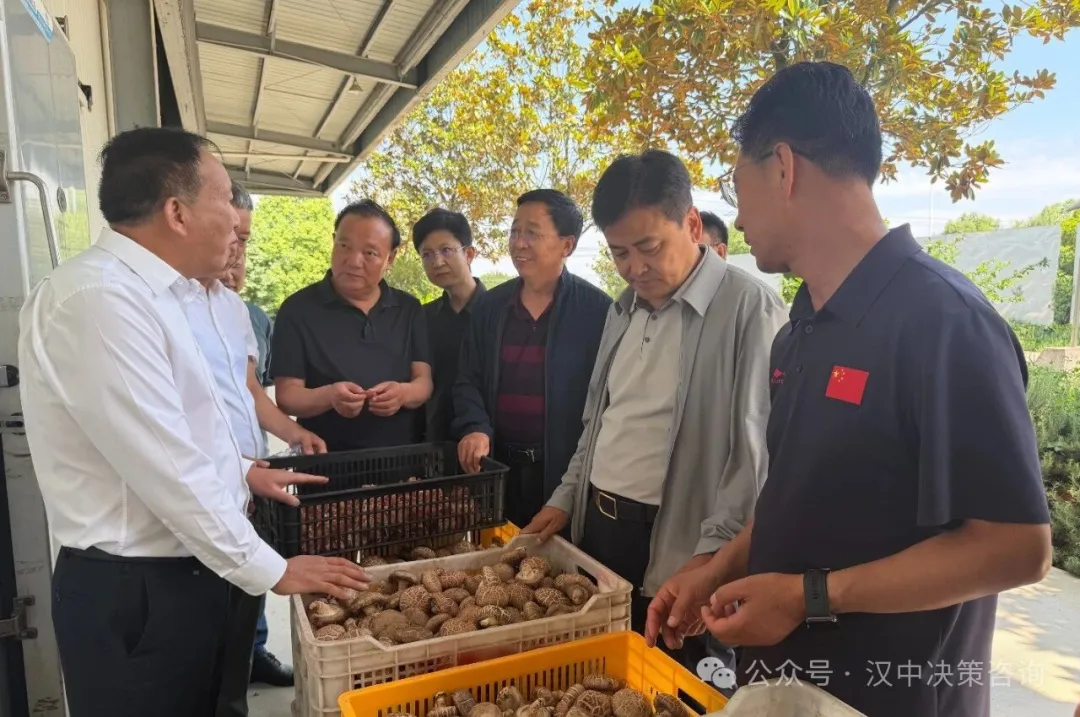 6月8日至9日,榆林市决咨委农业农村组赴汉中考察食用菌全产业链发展