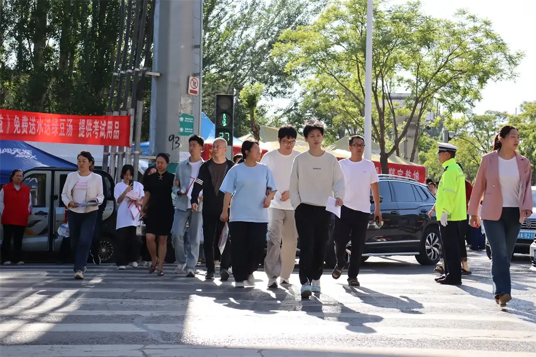 靖边交管大队全力保障高考道路交通秩序
