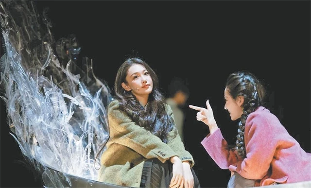 演出现场。